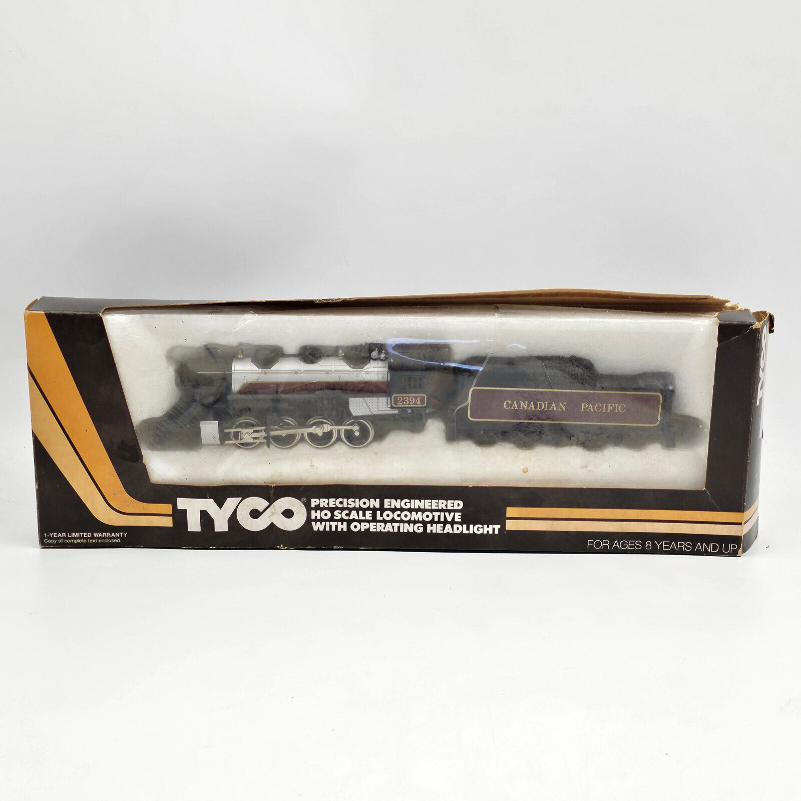 Tyco HO Scale Locomotive Canadian Pacific with smoke #2394 0-8-0