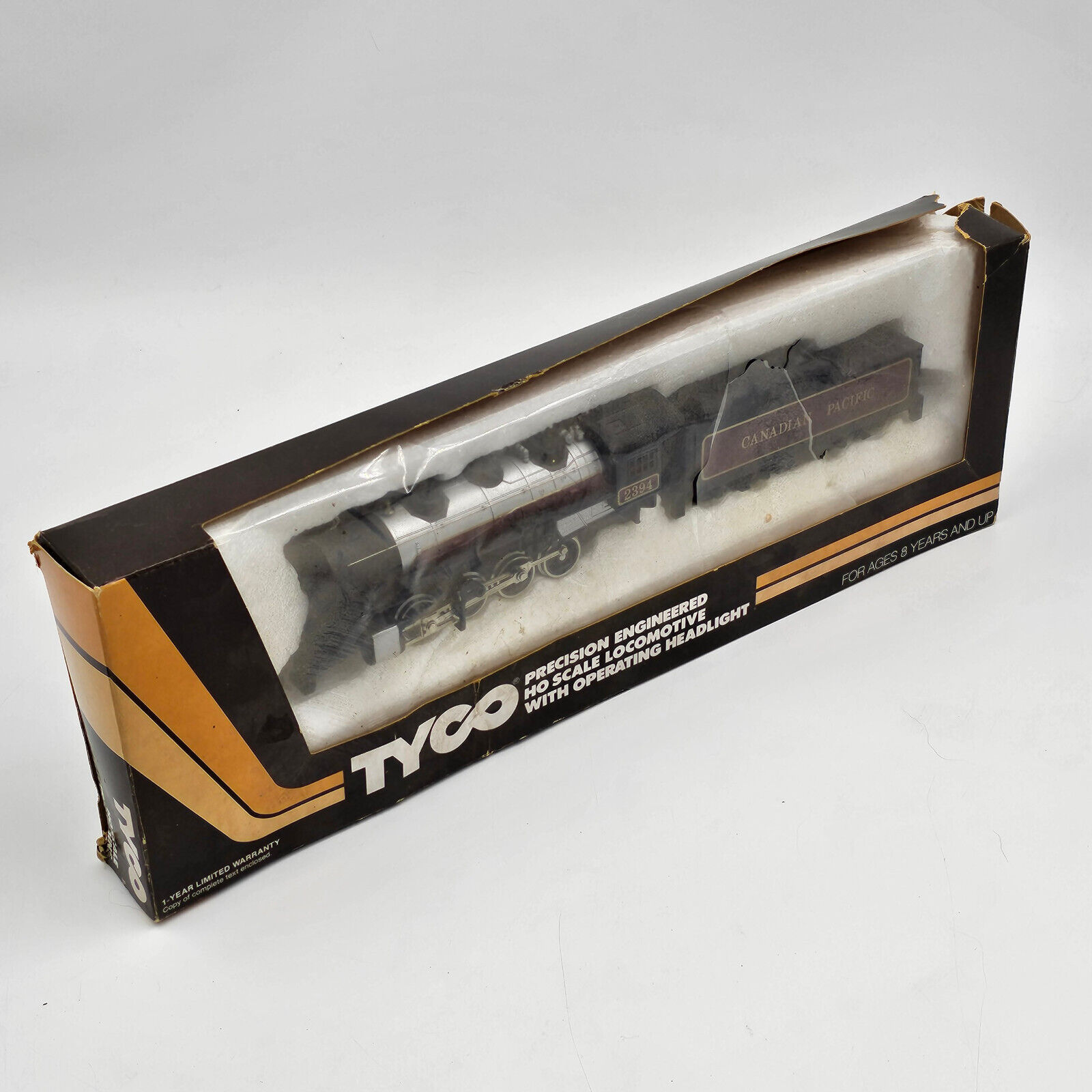 Tyco HO Scale Locomotive Canadian Pacific with smoke #2394 0-8-0 - Image 5