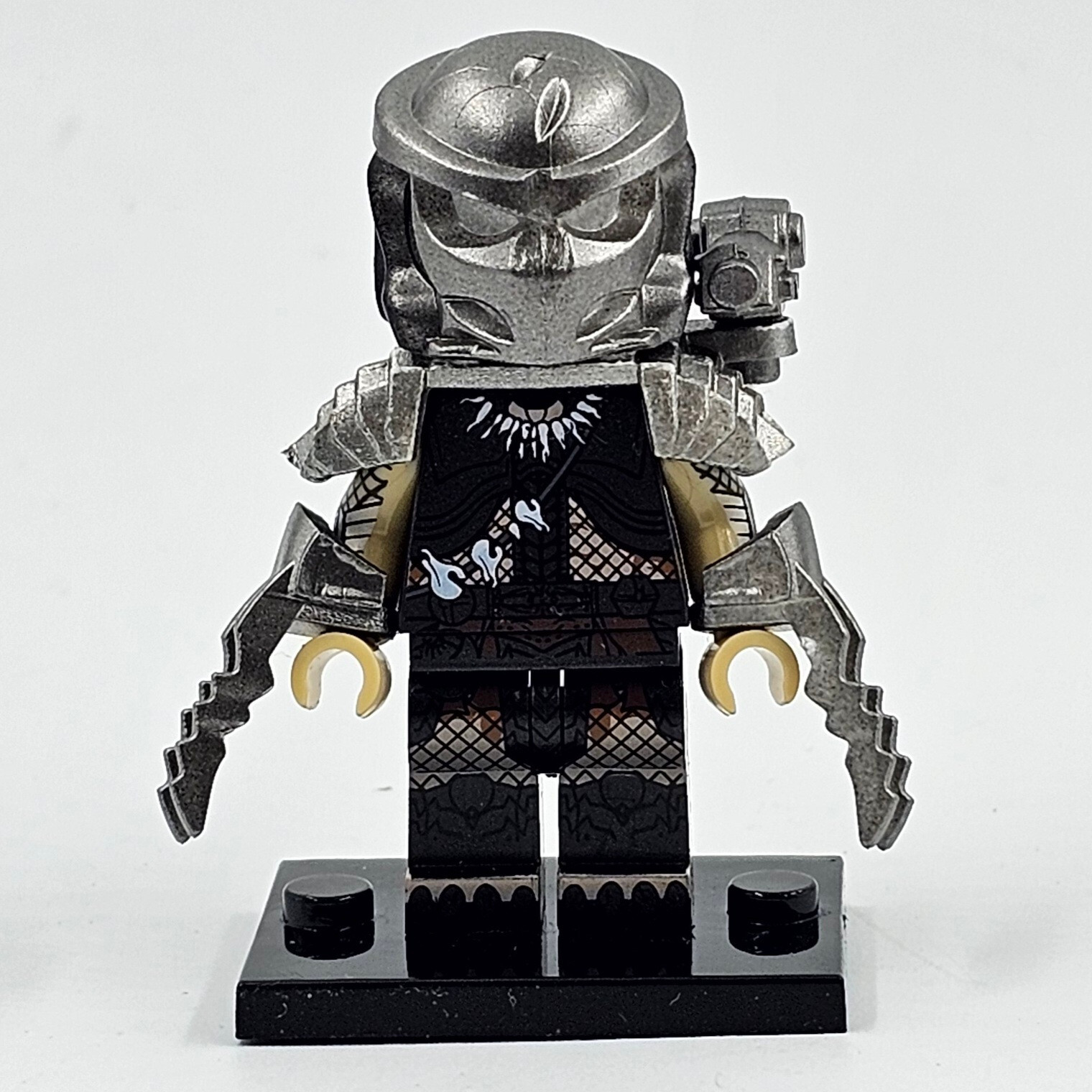 Predator Minifigure Custom Unbranded Building Block Gallery Image 0