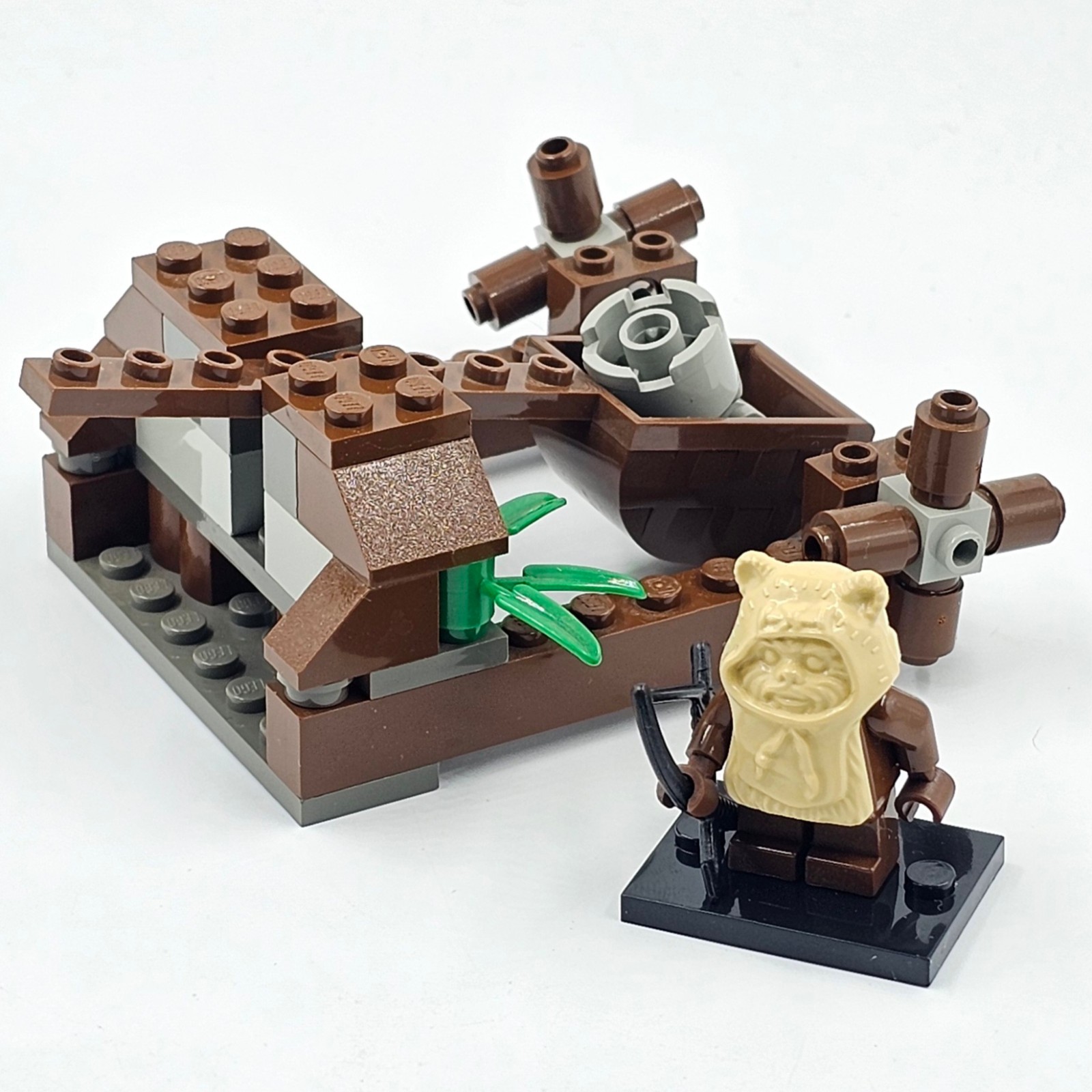 Star Wars Loose Lego 7139 Ewok and Catapult only (Ewok Attack) Main Image